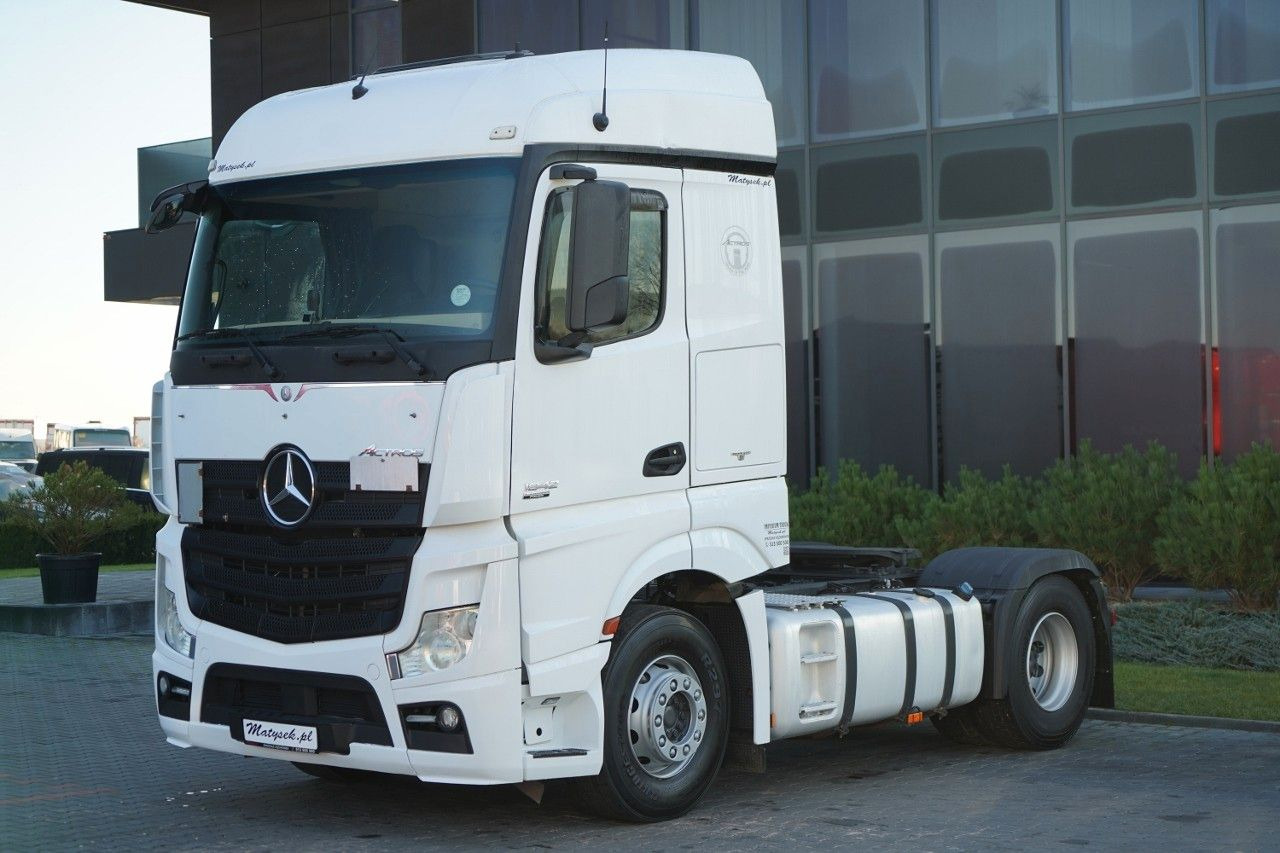 Mercedes-Benz ACTROS 1842 / EURO 5 EEV / RETARDER / STREAM SPA - Nyergesvontató: 2 kép. Mercedes-Benz ACTROS 1842 / EURO 5 EEV / RETARDER / STREAM SPA - Nyergesvontató: 2 kép.