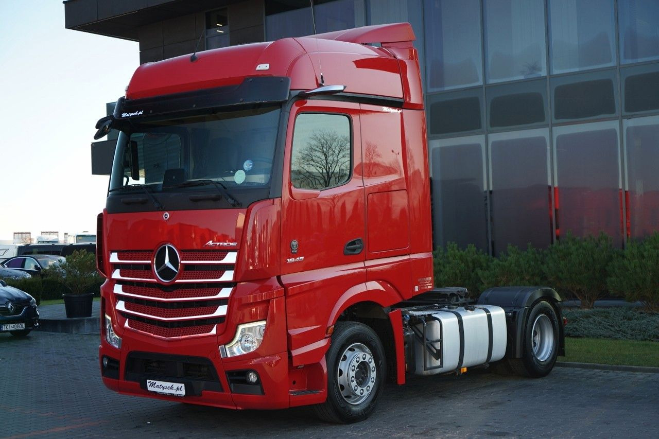 Mercedes-Benz ACTROS 1845 / BIG SPACE / 2020 - Nyergesvontató: 4 kép. Mercedes-Benz ACTROS 1845 / BIG SPACE / 2020 - Nyergesvontató: 4 kép.