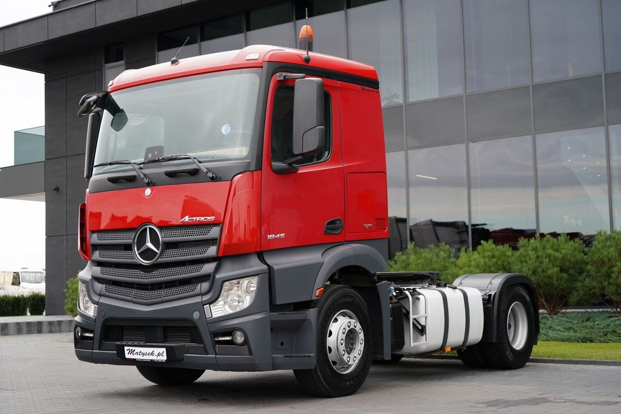 Mercedes-Benz ACTROS 1845 / HYDRAULIKA / NISKA KABINA / EURO - Nyergesvontató: 1 kép. Mercedes-Benz ACTROS 1845 / HYDRAULIKA / NISKA KABINA / EURO - Nyergesvontató: 1 kép.