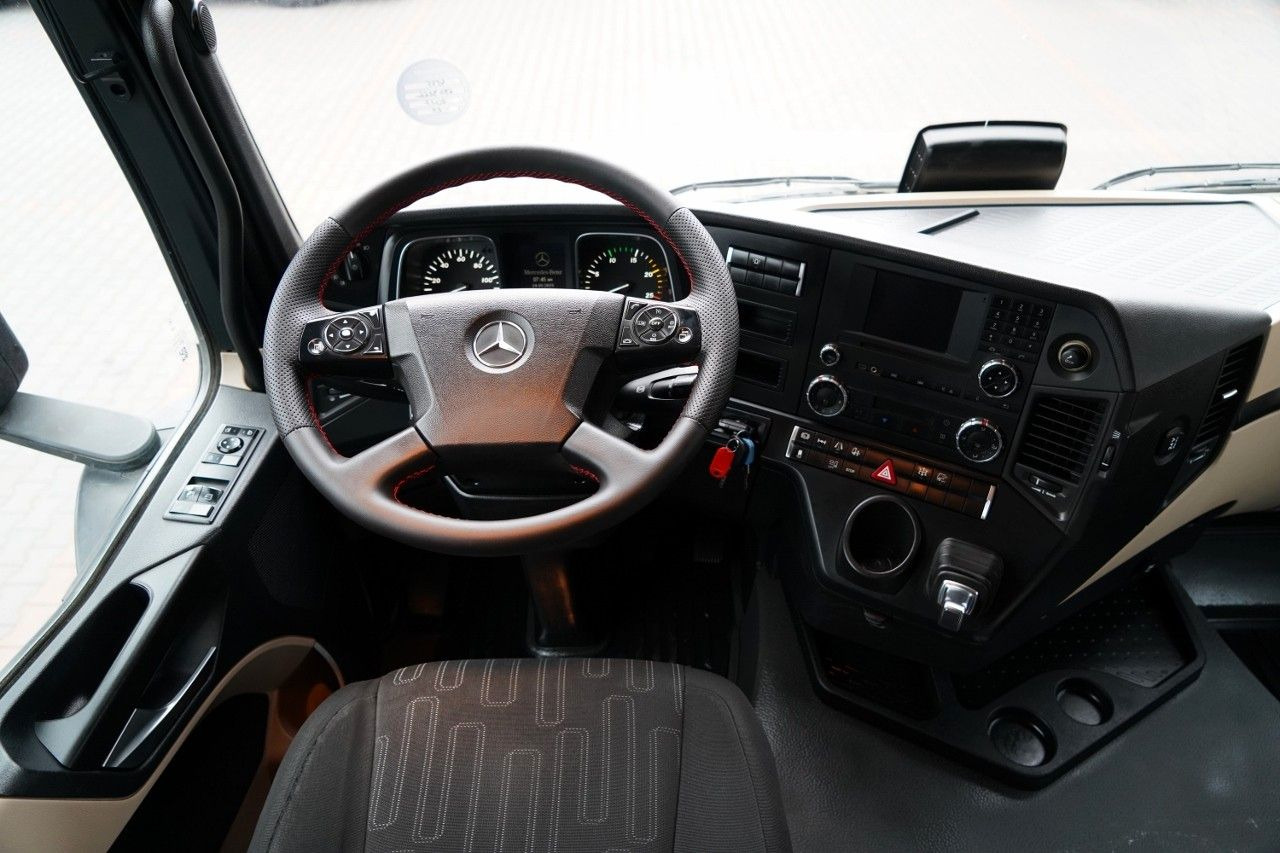 Nyergesvontató Mercedes-Benz ACTROS 1845 / HYDRAULIKA / NISKA KABINA / EURO: 15 kép.