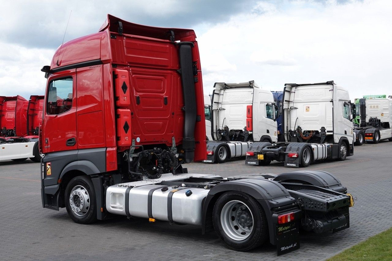Mercedes-Benz ACTROS 1845 / LOW DECK / MEGA / BIG SPACE / PO K - Nyergesvontató: 3 kép. Mercedes-Benz ACTROS 1845 / LOW DECK / MEGA / BIG SPACE / PO K - Nyergesvontató: 3 kép.