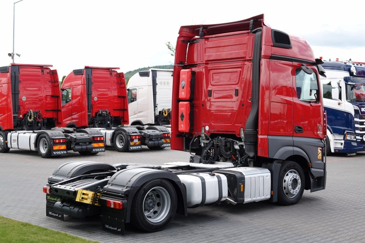 Mercedes-Benz ACTROS 1845 / LOW DECK / MEGA / BIG SPACE / PO K - Nyergesvontató: 4 kép. Mercedes-Benz ACTROS 1845 / LOW DECK / MEGA / BIG SPACE / PO K - Nyergesvontató: 4 kép.