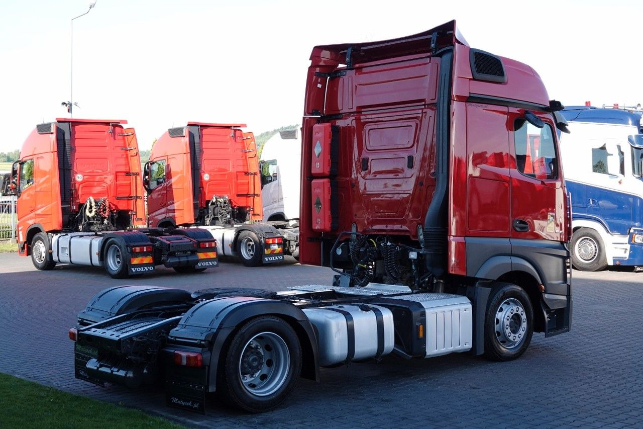 Mercedes-Benz ACTROS 1845 / LOW DECK / MEGA / BIG SPACE / PO K - Nyergesvontató: 5 kép. Mercedes-Benz ACTROS 1845 / LOW DECK / MEGA / BIG SPACE / PO K - Nyergesvontató: 5 kép.
