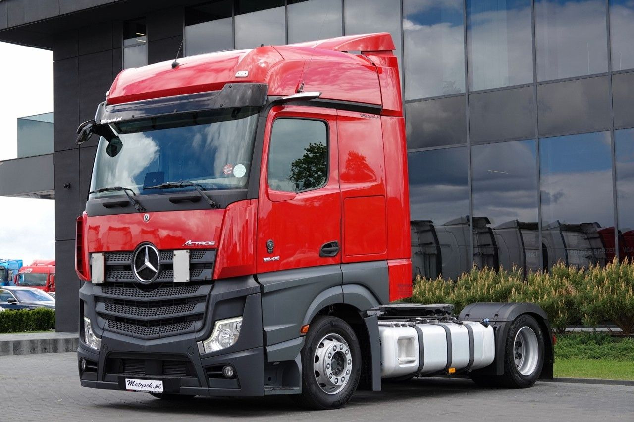Mercedes-Benz ACTROS 1845 / LOW DECK / MEGA / BIG SPACE / PO K - Nyergesvontató: 1 kép. Mercedes-Benz ACTROS 1845 / LOW DECK / MEGA / BIG SPACE / PO K - Nyergesvontató: 1 kép.