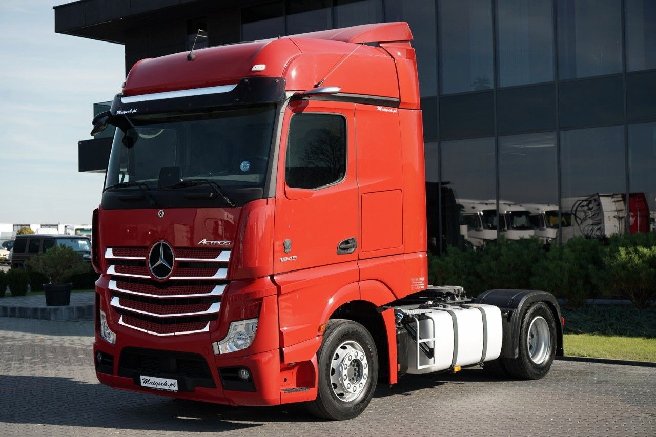 Mercedes-Benz ACTROS 1845 / MP5 / BIG SPACE / - Nyergesvontató: 4 kép. Mercedes-Benz ACTROS 1845 / MP5 / BIG SPACE / - Nyergesvontató: 4 kép.