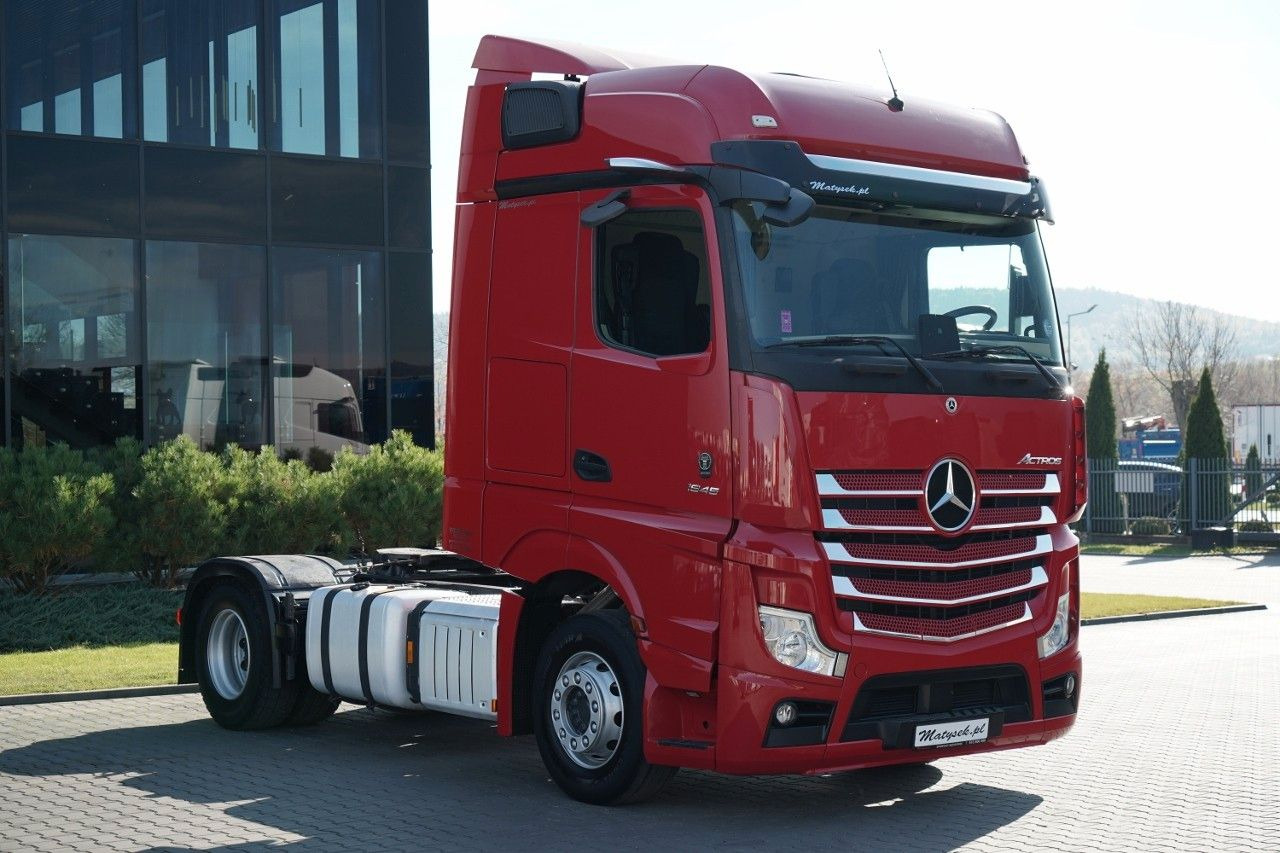Mercedes-Benz ACTROS 1845 / MP5 / BIG SPACE / - Nyergesvontató: 2 kép. Mercedes-Benz ACTROS 1845 / MP5 / BIG SPACE / - Nyergesvontató: 2 kép.