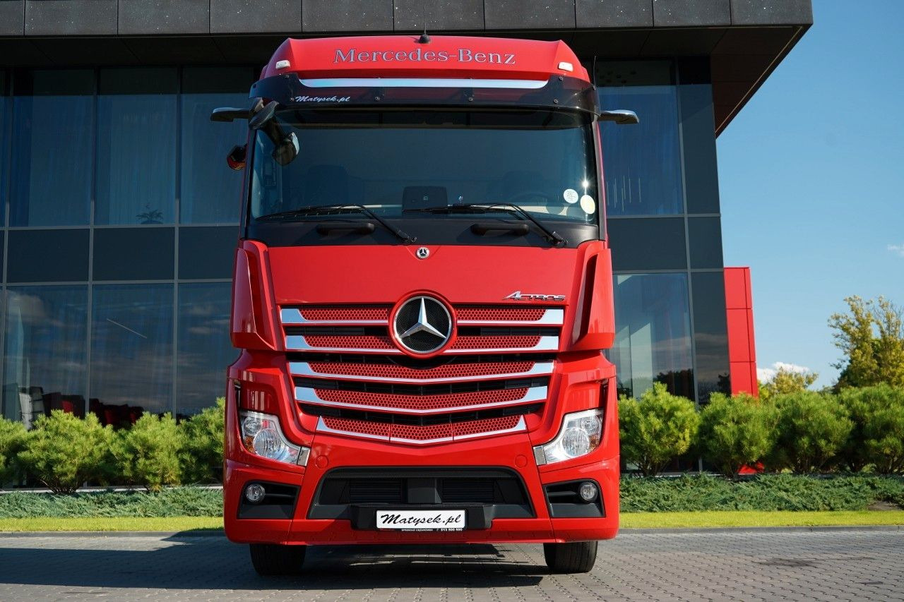 Mercedes-Benz ACTROS 1845 / MP5 / BIG SPACE / PO KONTRAKCIE SE - Nyergesvontató: 3 kép. Mercedes-Benz ACTROS 1845 / MP5 / BIG SPACE / PO KONTRAKCIE SE - Nyergesvontató: 3 kép.