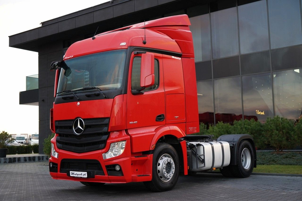 Mercedes-Benz ACTROS 1845 / STREAM SPACE - Nyergesvontató: 1 kép. Mercedes-Benz ACTROS 1845 / STREAM SPACE - Nyergesvontató: 1 kép.