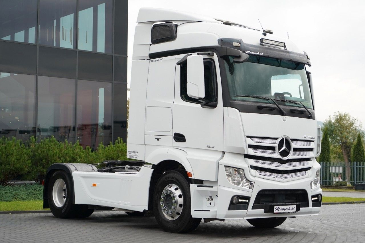 Mercedes-Benz ACTROS 1851 / HYDRAULIKA / STREAM SPACE / ALUFEL - Nyergesvontató: 1 kép. Mercedes-Benz ACTROS 1851 / HYDRAULIKA / STREAM SPACE / ALUFEL - Nyergesvontató: 1 kép.