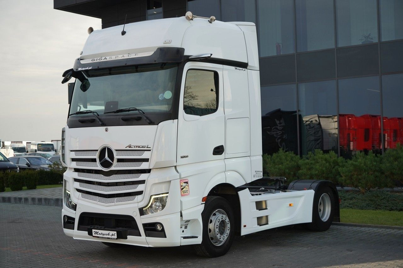 Mercedes-Benz ACTROS L 1851 / GIGA SPACE / RETARDER / 2022 R - Nyergesvontató: 2 kép. Mercedes-Benz ACTROS L 1851 / GIGA SPACE / RETARDER / 2022 R - Nyergesvontató: 2 kép.