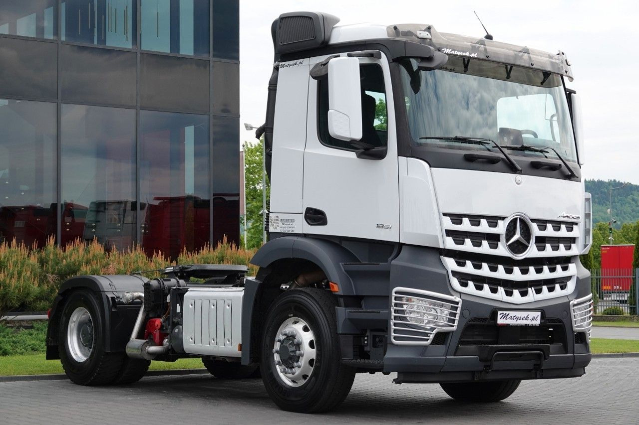 Mercedes-Benz AROCS 1851 / 4X4 / HYDRODRIVE / KOMPRESOR DO WY - Nyergesvontató: 1 kép. Mercedes-Benz AROCS 1851 / 4X4 / HYDRODRIVE / KOMPRESOR DO WY - Nyergesvontató: 1 kép.
