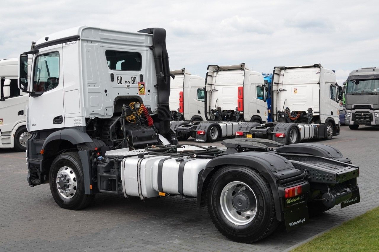 Mercedes-Benz AROCS 1851 / 4X4 / HYDRODRIVE / KOMPRESOR DO WY - Nyergesvontató: 4 kép. Mercedes-Benz AROCS 1851 / 4X4 / HYDRODRIVE / KOMPRESOR DO WY - Nyergesvontató: 4 kép.
