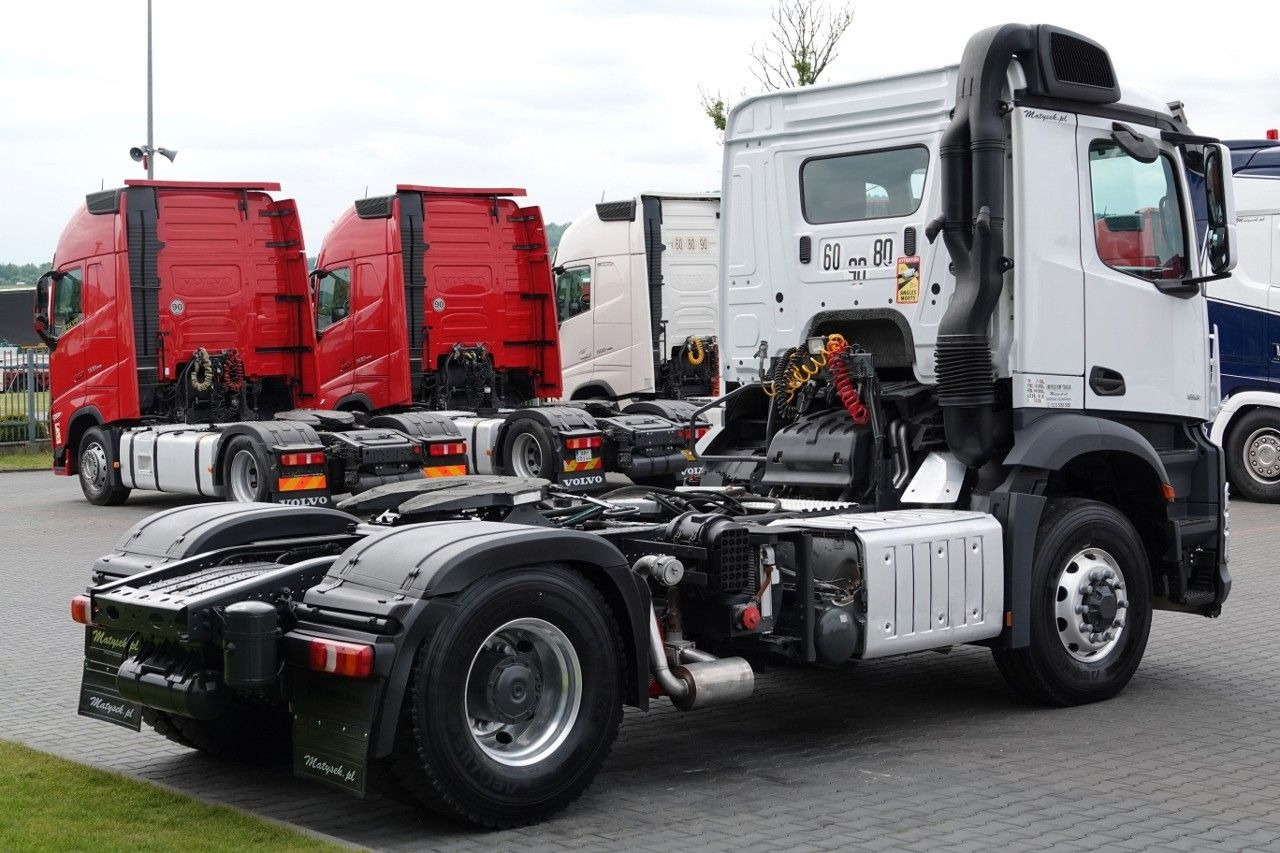 Mercedes-Benz AROCS 1851 / 4X4 / HYDRODRIVE / KOMPRESOR DO WY - Nyergesvontató: 5 kép. Mercedes-Benz AROCS 1851 / 4X4 / HYDRODRIVE / KOMPRESOR DO WY - Nyergesvontató: 5 kép.