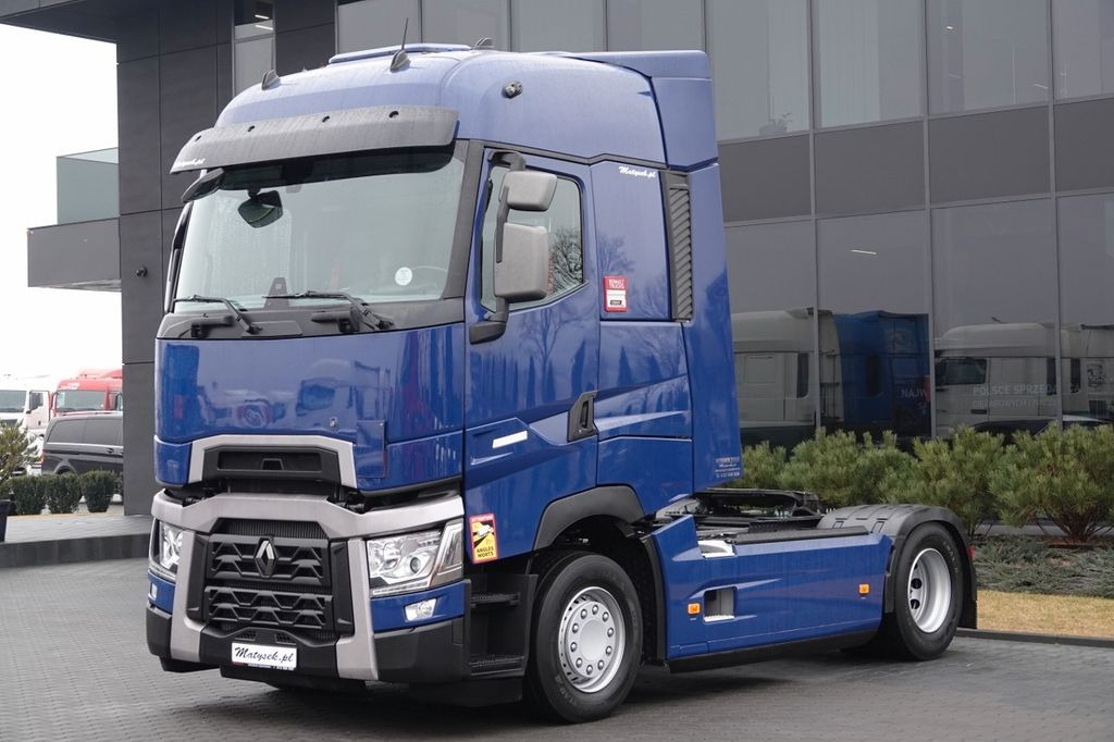 Renault T 520 / 13 L / RETARDER / I-PARK COOL / SKÓRY / - Nyergesvontató: 2 kép. Renault T 520 / 13 L / RETARDER / I-PARK COOL / SKÓRY / - Nyergesvontató: 2 kép.