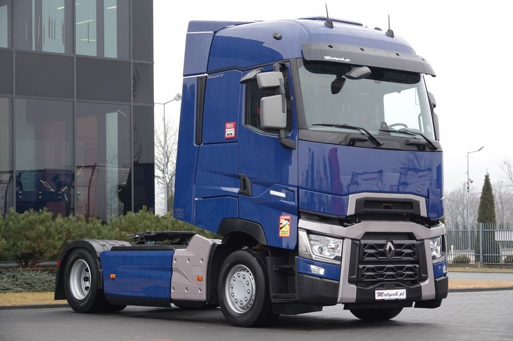 Renault T 520 / 13 L / RETARDER / I-PARK COOL / SKÓRY / - Nyergesvontató: 1 kép. Renault T 520 / 13 L / RETARDER / I-PARK COOL / SKÓRY / - Nyergesvontató: 1 kép.