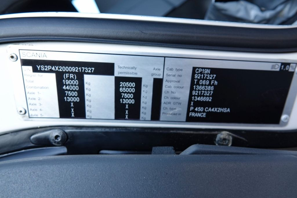 Nyergesvontató Scania P 450 / RETARDER / NISKA KABINA / WYSOKO ZAWIESZ: 17 kép.