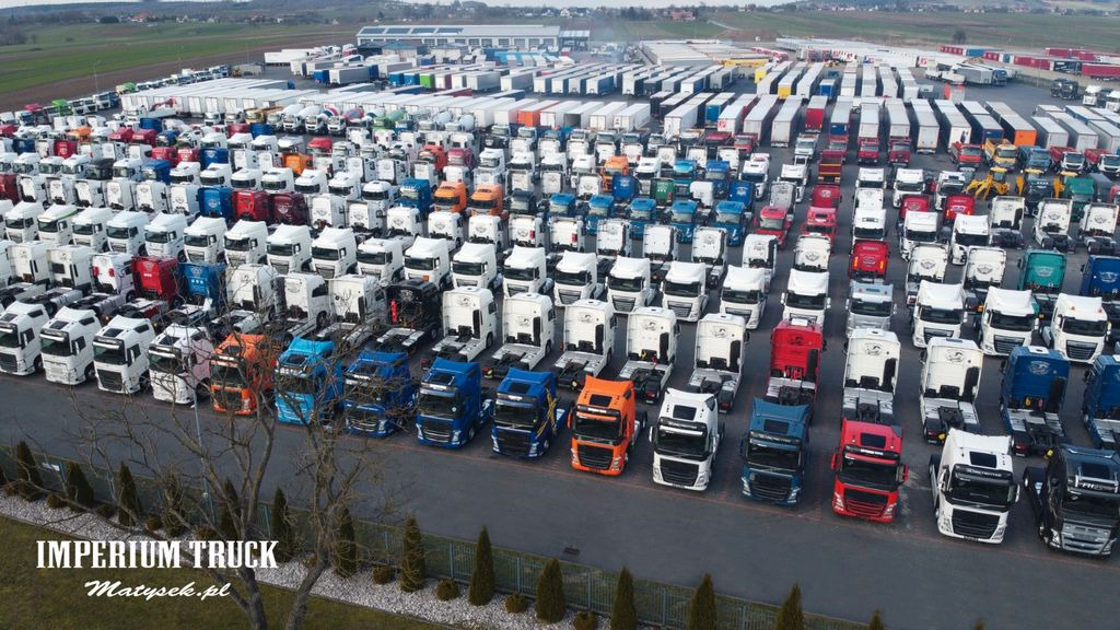 Nyergesvontató Scania P 450 / RETARDER / NISKA KABINA / WYSOKO ZAWIESZ: 19 kép.