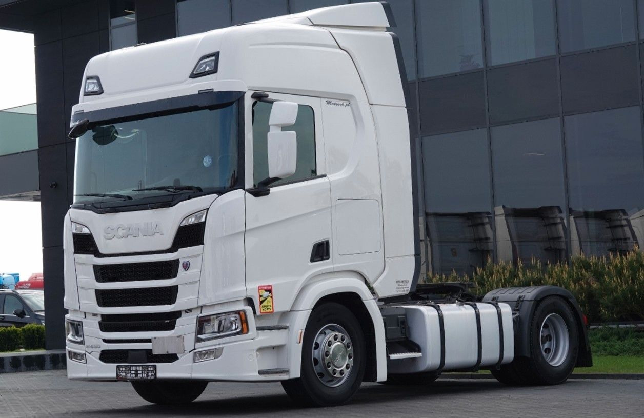 Scania R 450 / RETARDER / NAVI / PO KONTRAKCIE SERWISO - Nyergesvontató: 2 kép. Scania R 450 / RETARDER / NAVI / PO KONTRAKCIE SERWISO - Nyergesvontató: 2 kép.