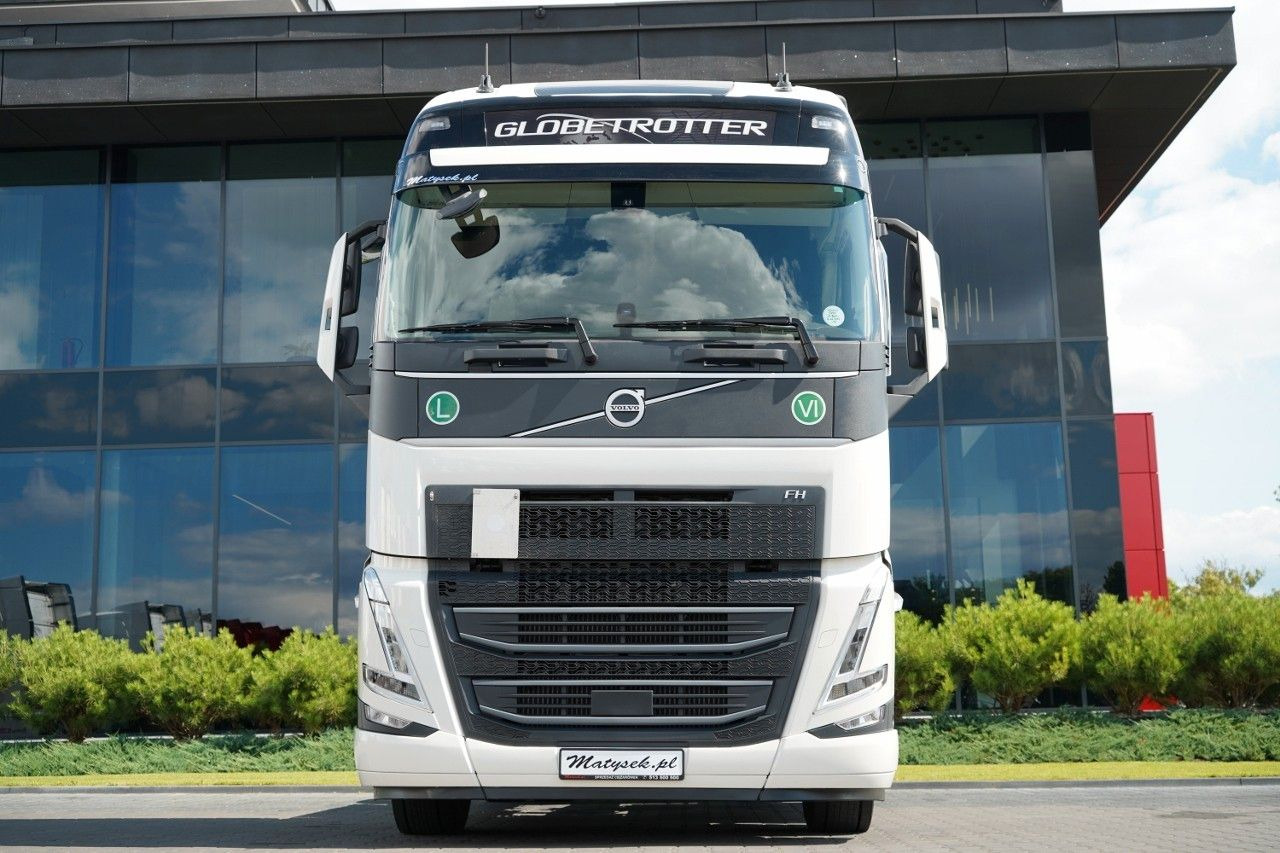Volvo FH 500 / I-PARK COOL / SKÓRY / MAŁY PRZEBIEG / 2 - Nyergesvontató: 3 kép. Volvo FH 500 / I-PARK COOL / SKÓRY / MAŁY PRZEBIEG / 2 - Nyergesvontató: 3 kép.