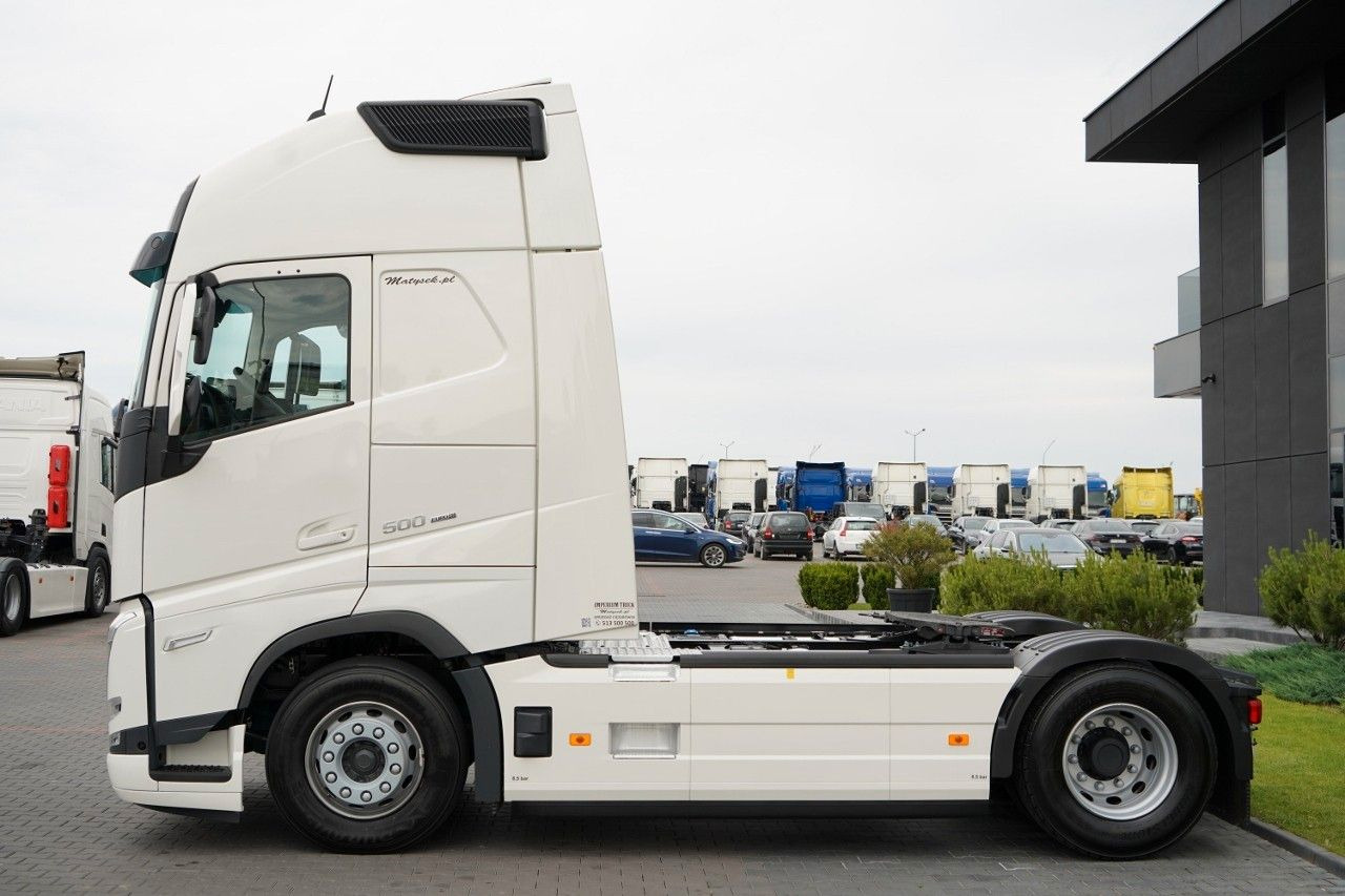 Volvo FH 500 / XXL / 2024 / I-PARK COOL / SKÓRY / I-SH - Nyergesvontató: 3 kép. Volvo FH 500 / XXL / 2024 / I-PARK COOL / SKÓRY / I-SH - Nyergesvontató: 3 kép.