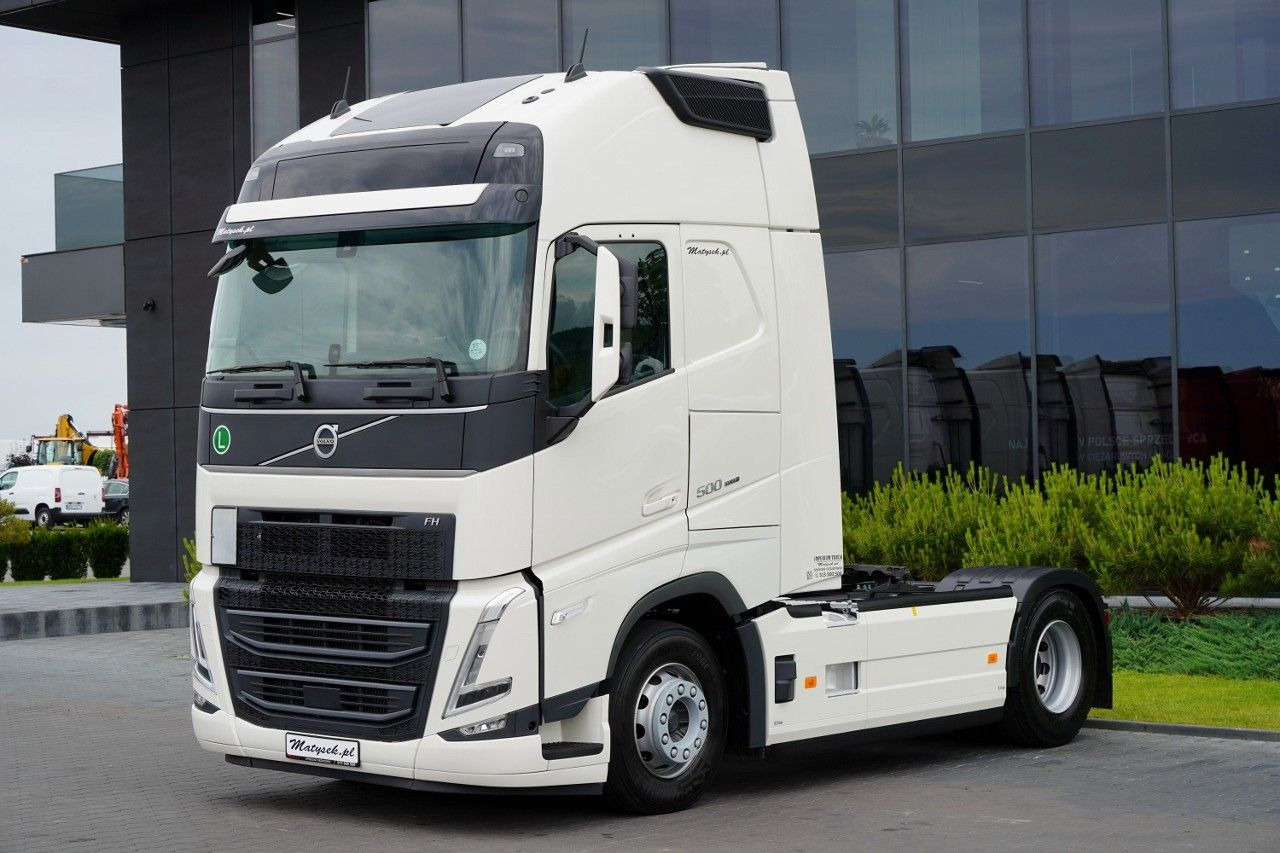 Volvo FH 500 / XXL / 2024 / I-PARK COOL / SKÓRY / I-SH - Nyergesvontató: 2 kép. Volvo FH 500 / XXL / 2024 / I-PARK COOL / SKÓRY / I-SH - Nyergesvontató: 2 kép.