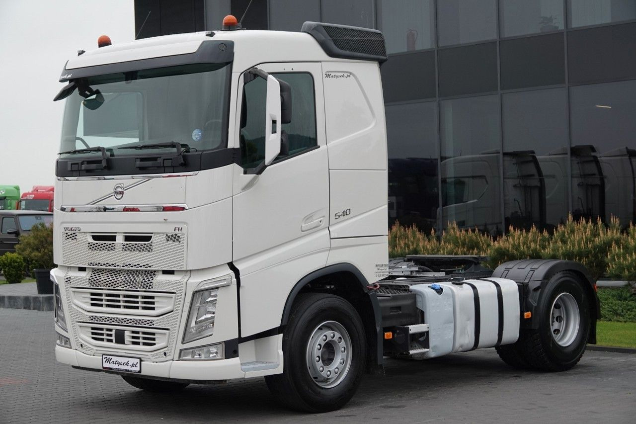 Volvo FH 540 /HYDRAULIKA DWUOBWODOWA / NISKA KABINA - Nyergesvontató: 2 kép. Volvo FH 540 /HYDRAULIKA DWUOBWODOWA / NISKA KABINA - Nyergesvontató: 2 kép.