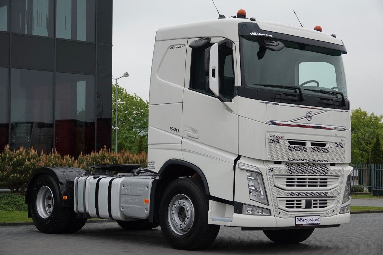 Volvo FH 540 /HYDRAULIKA DWUOBWODOWA / NISKA KABINA - Nyergesvontató: 1 kép. Volvo FH 540 /HYDRAULIKA DWUOBWODOWA / NISKA KABINA - Nyergesvontató: 1 kép.