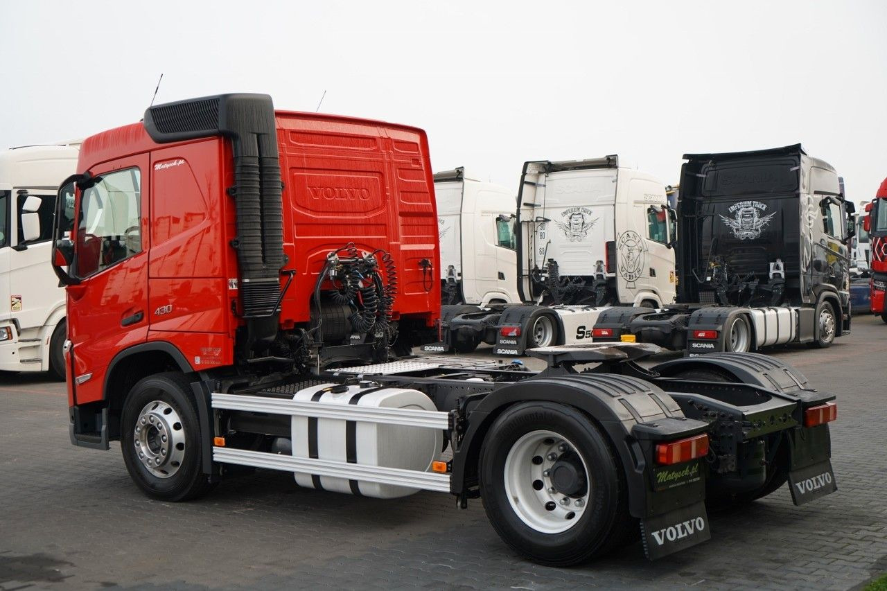 Volvo FM 430 / PEŁNY ADR / WAGA: 6 800 KG / NISKA KABI - Nyergesvontató: 4 kép. Volvo FM 430 / PEŁNY ADR / WAGA: 6 800 KG / NISKA KABI - Nyergesvontató: 4 kép.