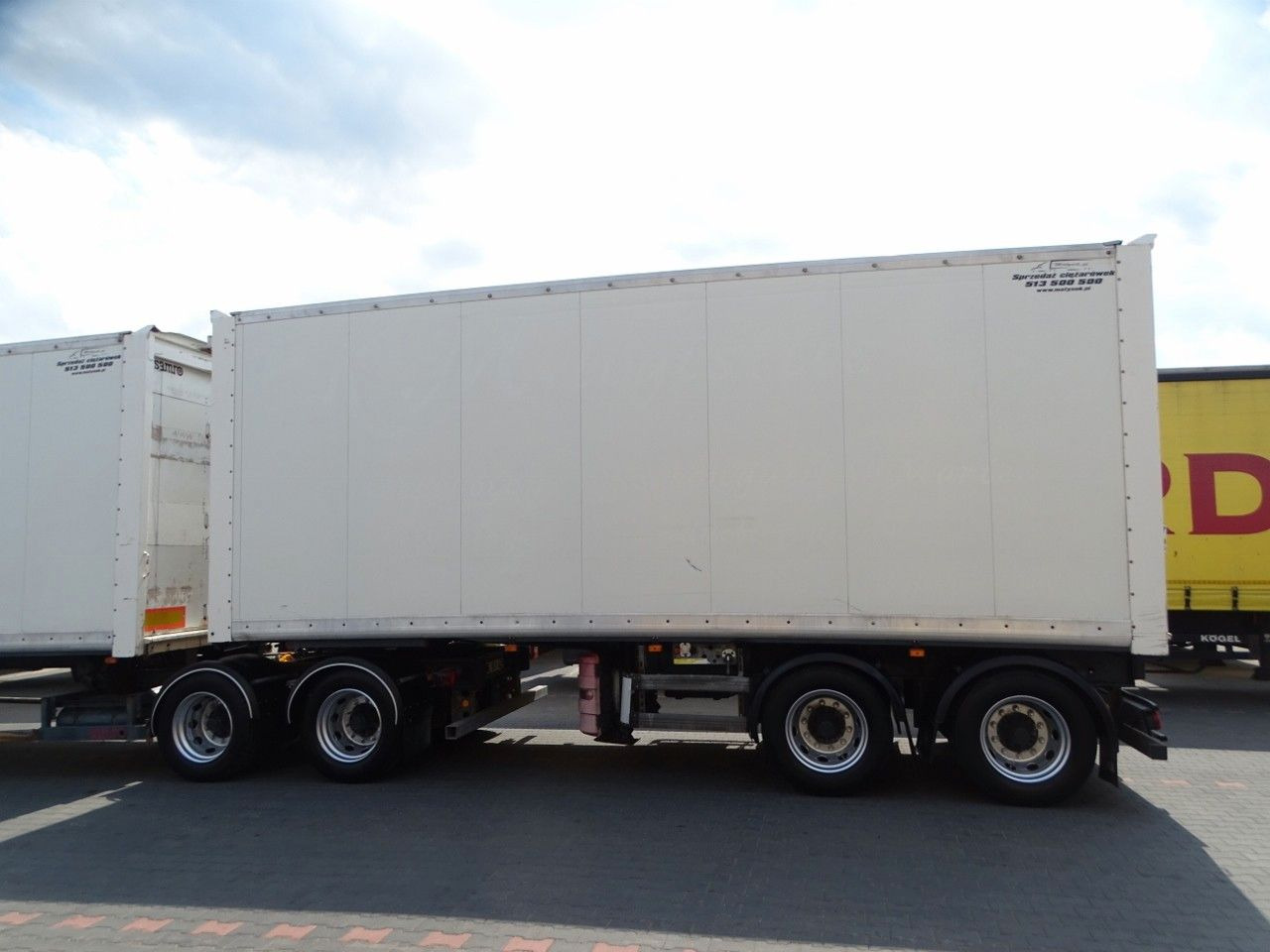 Samro JUMBO VEHICULAR BOX- 7,3 M + 7,3 M/KOFFER TANDEM - Félpótkocsi dobozos: 4 kép. Samro JUMBO VEHICULAR BOX- 7,3 M + 7,3 M/KOFFER TANDEM - Félpótkocsi dobozos: 4 kép.