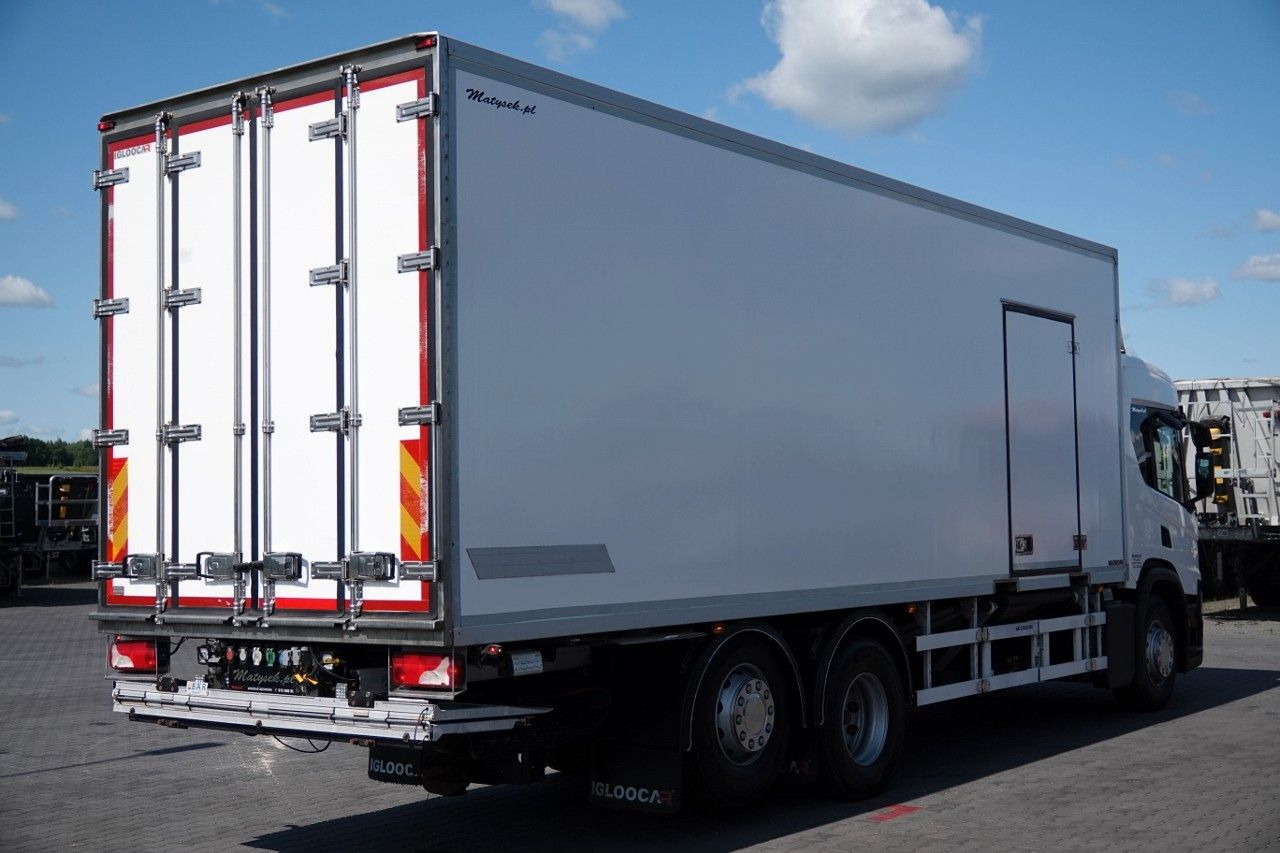 Scania P 410 / 6X2 /CHŁODNIA / SLÓWKA / Agregat THERMO - Hűtős teherautó: 4 kép. Scania P 410 / 6X2 /CHŁODNIA / SLÓWKA / Agregat THERMO - Hűtős teherautó: 4 kép.