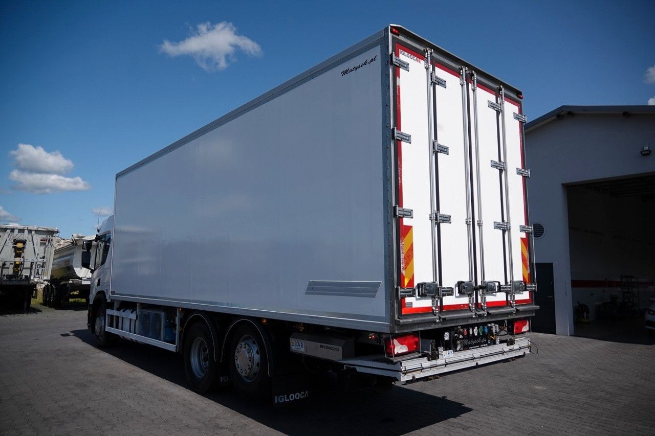 Scania P 410 / 6X2 /CHŁODNIA / SLÓWKA / Agregat THERMO - Hűtős teherautó: 3 kép. Scania P 410 / 6X2 /CHŁODNIA / SLÓWKA / Agregat THERMO - Hűtős teherautó: 3 kép.