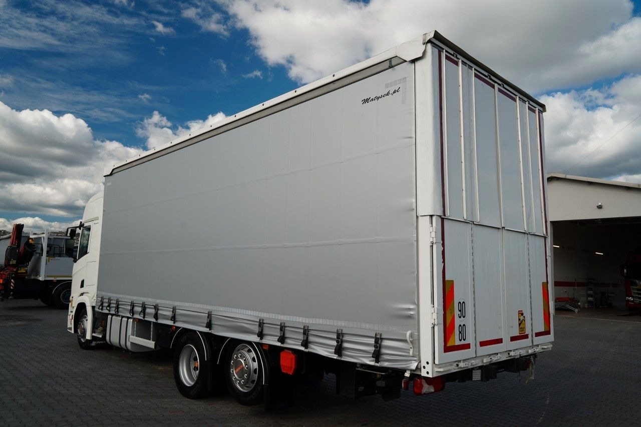 Scania R 450 / MEGA / 6x2 / FIRANKA - 8,2 m / SOLÓWKA / - Ponyvás teherautó: 4 kép. Scania R 450 / MEGA / 6x2 / FIRANKA - 8,2 m / SOLÓWKA / - Ponyvás teherautó: 4 kép.