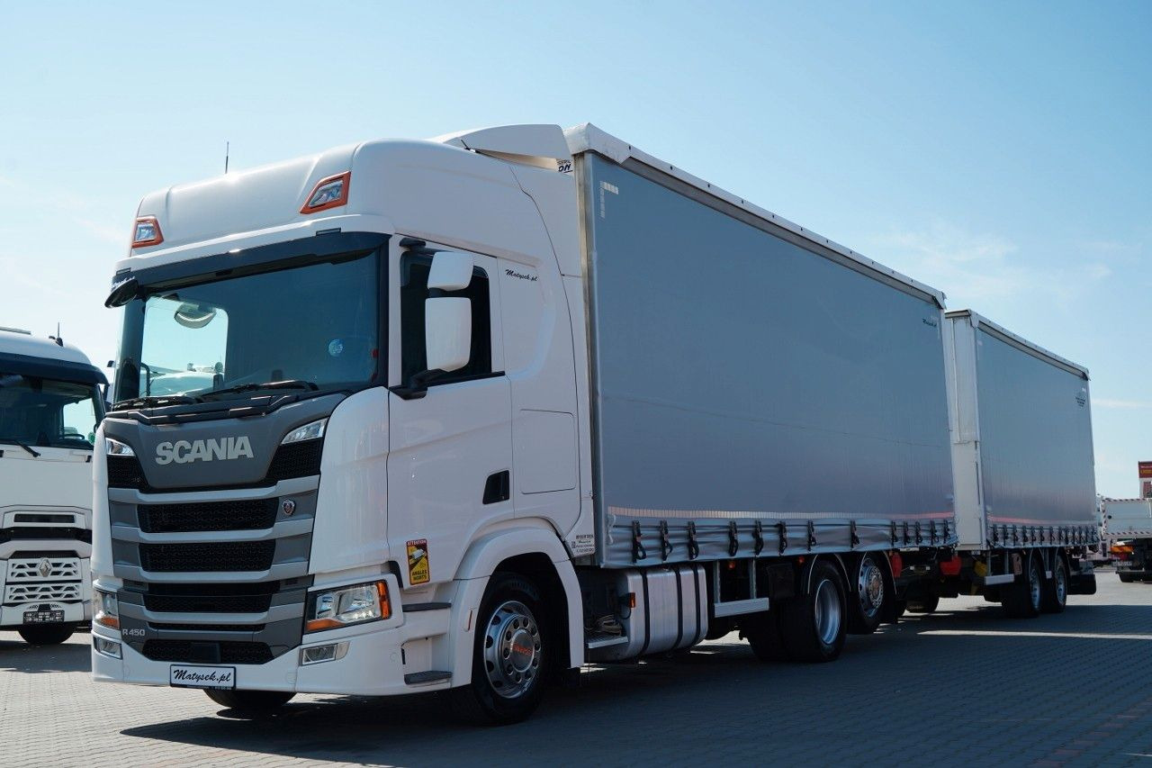 Scania R 450 / ZESTAW TANDEM 120 M3 / PRZEJAZDOWY / OŚ - Ponyvás teherautó: 1 kép. Scania R 450 / ZESTAW TANDEM 120 M3 / PRZEJAZDOWY / OŚ - Ponyvás teherautó: 1 kép.
