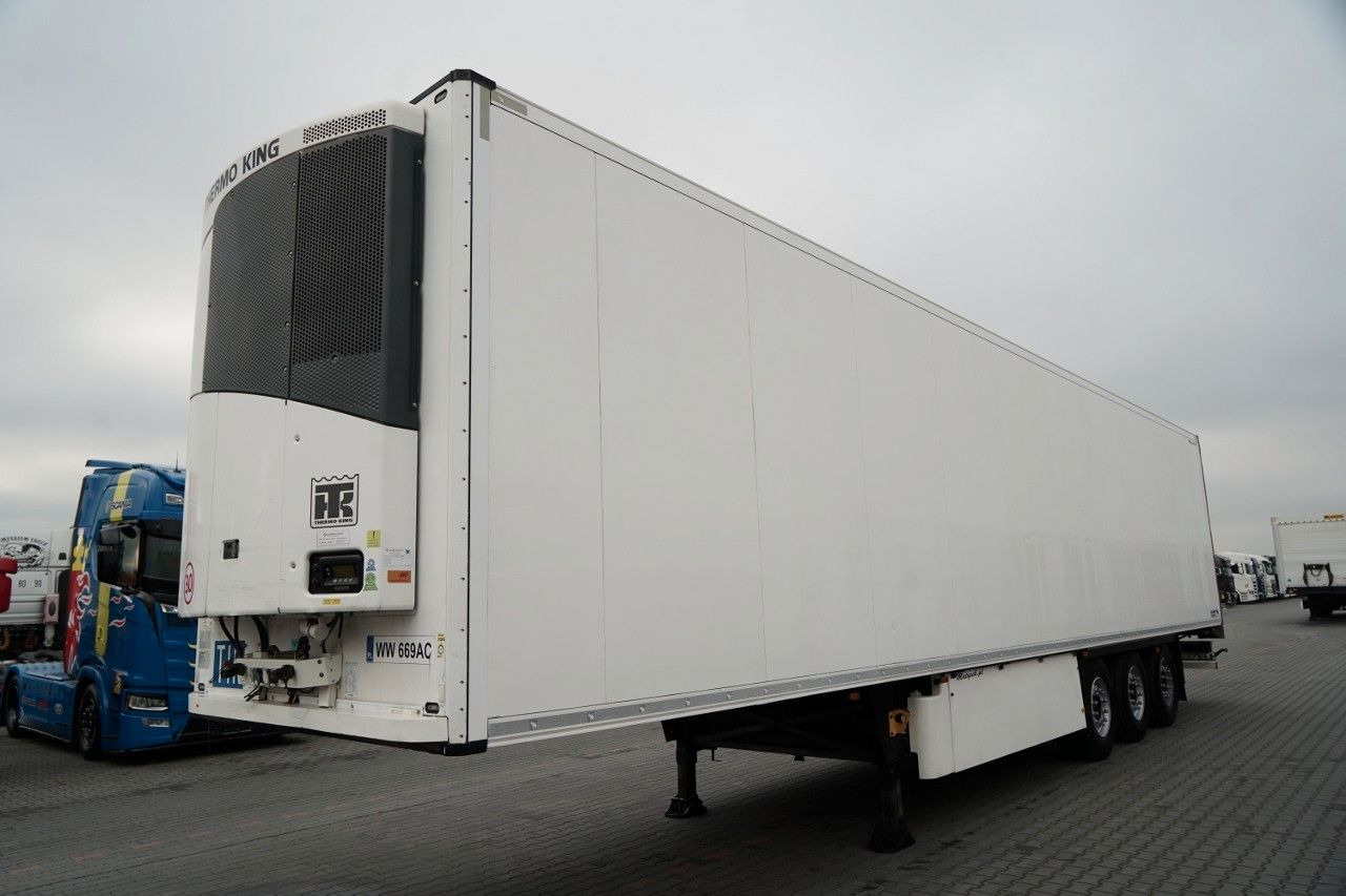 Schmitz Cargobull CHŁODNIA / THERMO KING / HAKÓWKA / OŚ PODNOSZO - Félpótkocsi hűtős: 4 kép. Schmitz Cargobull CHŁODNIA / THERMO KING / HAKÓWKA / OŚ PODNOSZO - Félpótkocsi hűtős: 4 kép.