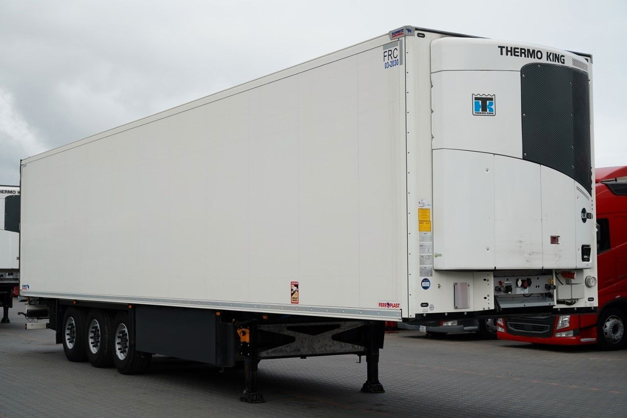 Schmitz Cargobull CHŁODNIA / THERMO KING SLX 300 / DOPPELSTOCK / 2 - Félpótkocsi hűtős: 1 kép. Schmitz Cargobull CHŁODNIA / THERMO KING SLX 300 / DOPPELSTOCK / 2 - Félpótkocsi hűtős: 1 kép.