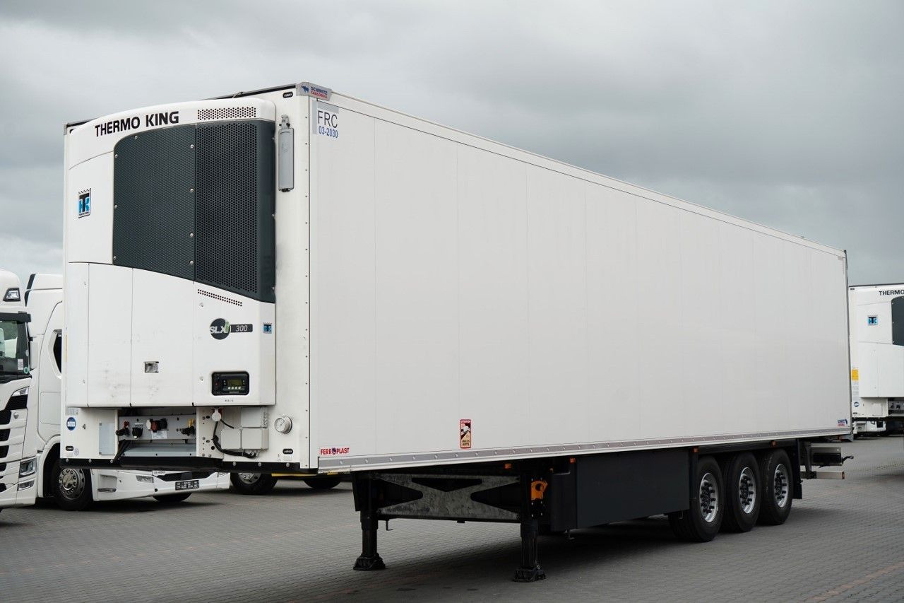 Schmitz Cargobull CHŁODNIA / THERMO KING SLX 300 / DOPPELSTOCK / 2 - Félpótkocsi hűtős: 2 kép. Schmitz Cargobull CHŁODNIA / THERMO KING SLX 300 / DOPPELSTOCK / 2 - Félpótkocsi hűtős: 2 kép.