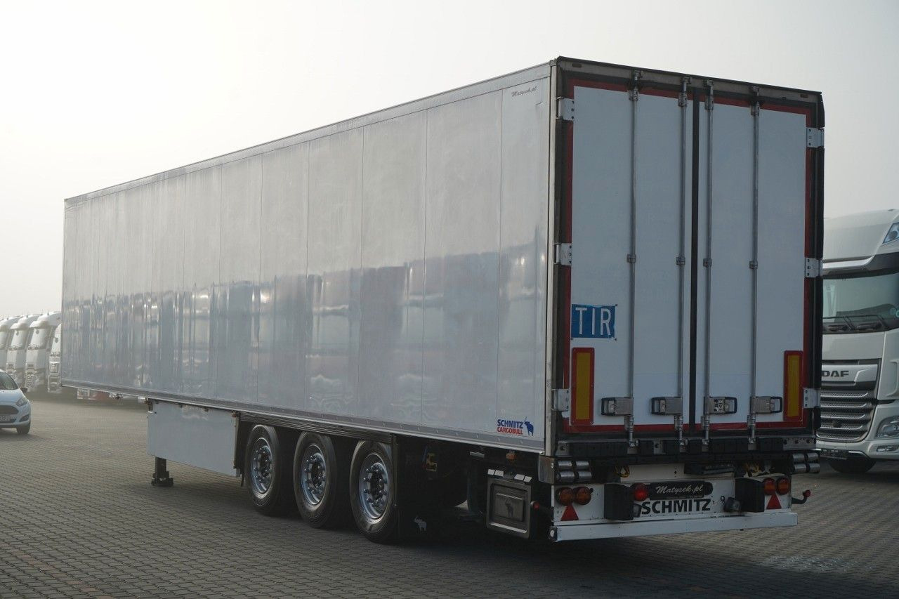 Schmitz Cargobull / CHŁODNIA / THERMO KING SLX 300 / HAKÓWKA / OŚ - Félpótkocsi hűtős: 4 kép. Schmitz Cargobull / CHŁODNIA / THERMO KING SLX 300 / HAKÓWKA / OŚ - Félpótkocsi hűtős: 4 kép.