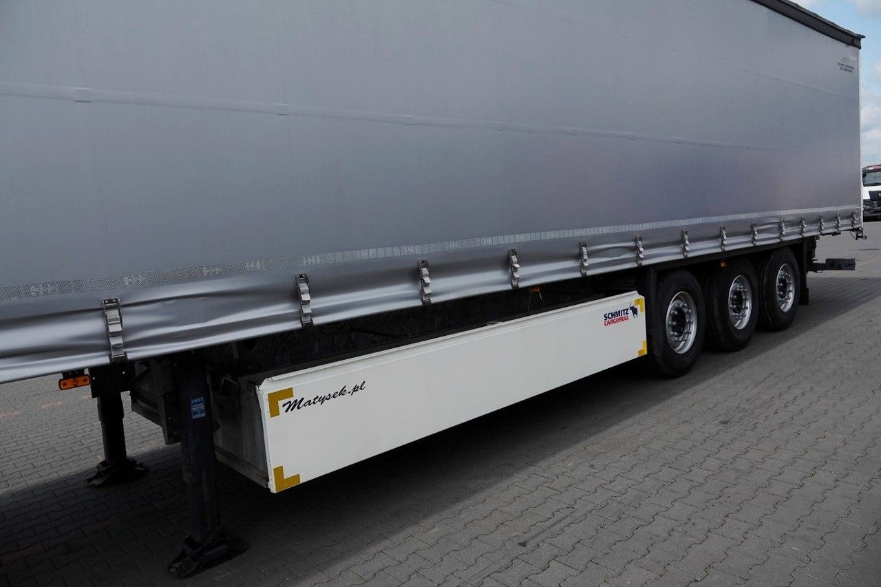 Ponyvás félpótkocsi Schmitz Cargobull FIRANKA / STANDARD /  OŚ PODNOSZONA / KOSZ NA PA: 6 kép.