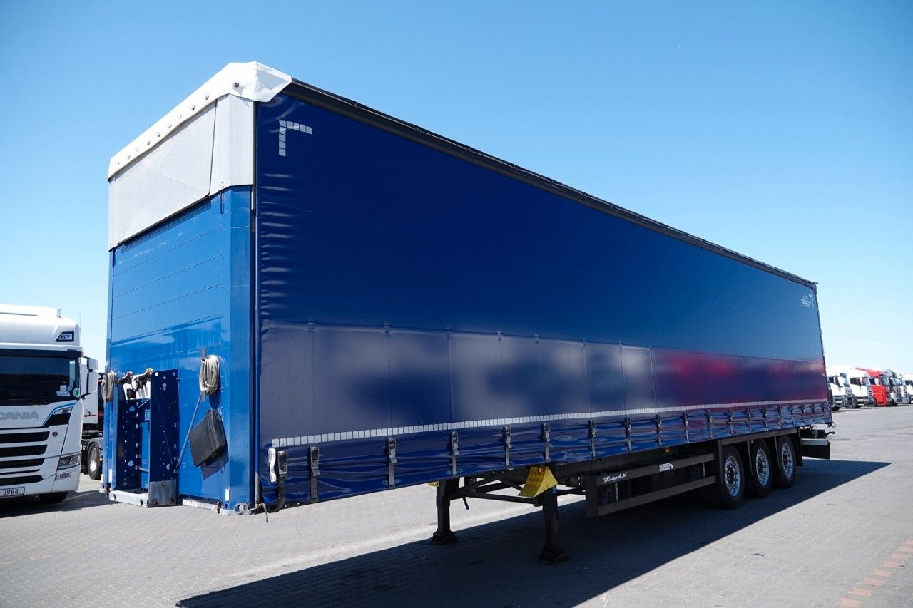 Schmitz Cargobull FIRANKA / VARIOS / 385/55 R22,5 / DACH PODNOSZON - Ponyvás félpótkocsi: 1 kép. Schmitz Cargobull FIRANKA / VARIOS / 385/55 R22,5 / DACH PODNOSZON - Ponyvás félpótkocsi: 1 kép.