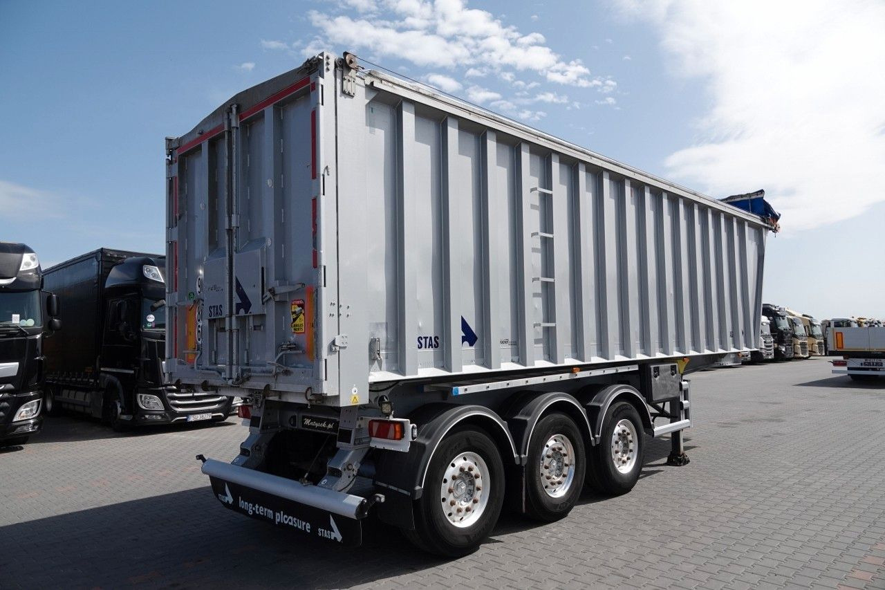 Stas WYWROTKA 43 m3 / ALUMINIOWA / OŚ PODNOSZONA / - Félpótkocsi billenőplatós: 4 kép. Stas WYWROTKA 43 m3 / ALUMINIOWA / OŚ PODNOSZONA / - Félpótkocsi billenőplatós: 4 kép.