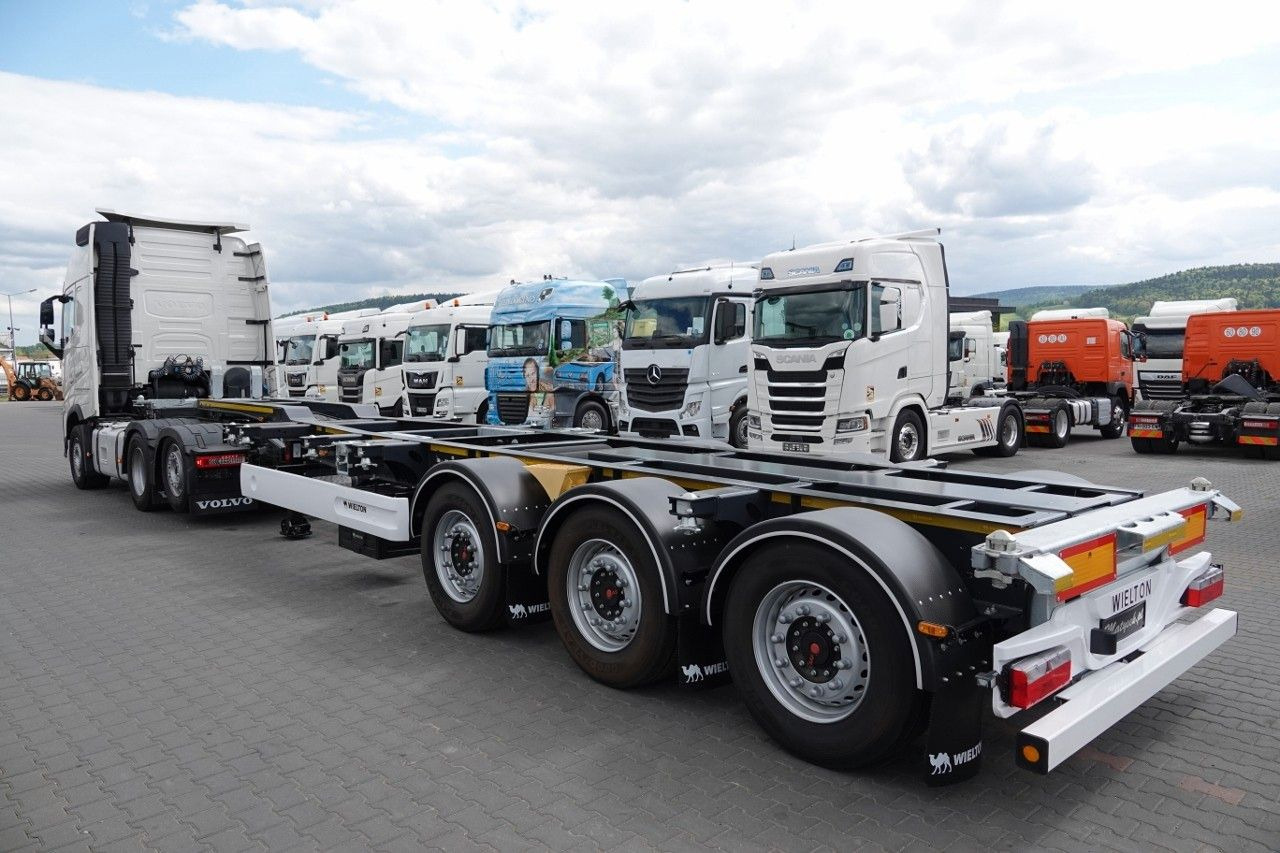 Volvo FH 500 / ZESTAW / BOOGIE 6X2 / I-SAVE / + WIELTO - Teherautó: 2 kép. Volvo FH 500 / ZESTAW / BOOGIE 6X2 / I-SAVE / + WIELTO - Teherautó: 2 kép.