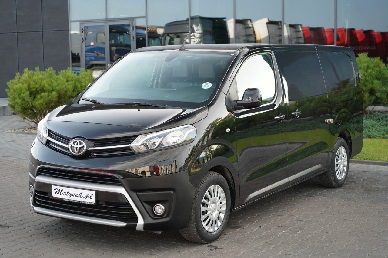 Toyota PROACE / FURGON / BLASZAK / 2.0 D / ZABUDOWA - Kis furgon: 3 kép. Toyota PROACE / FURGON / BLASZAK / 2.0 D / ZABUDOWA - Kis furgon: 3 kép.