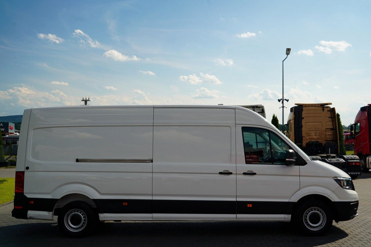 Volkswagen CRAFTER / 2.0 D / FURGON BLASZAK / DMC: 3500 KG - Furgon: 4 kép. Volkswagen CRAFTER / 2.0 D / FURGON BLASZAK / DMC: 3500 KG - Furgon: 4 kép.
