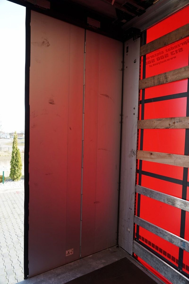 Ponyvás teherautó Volvo FH 460 / SOLÓWKA / 6X2 / I-SAVE /: 25 kép. Ponyvás teherautó Volvo FH 460 / SOLÓWKA / 6X2 / I-SAVE /: 25 kép.