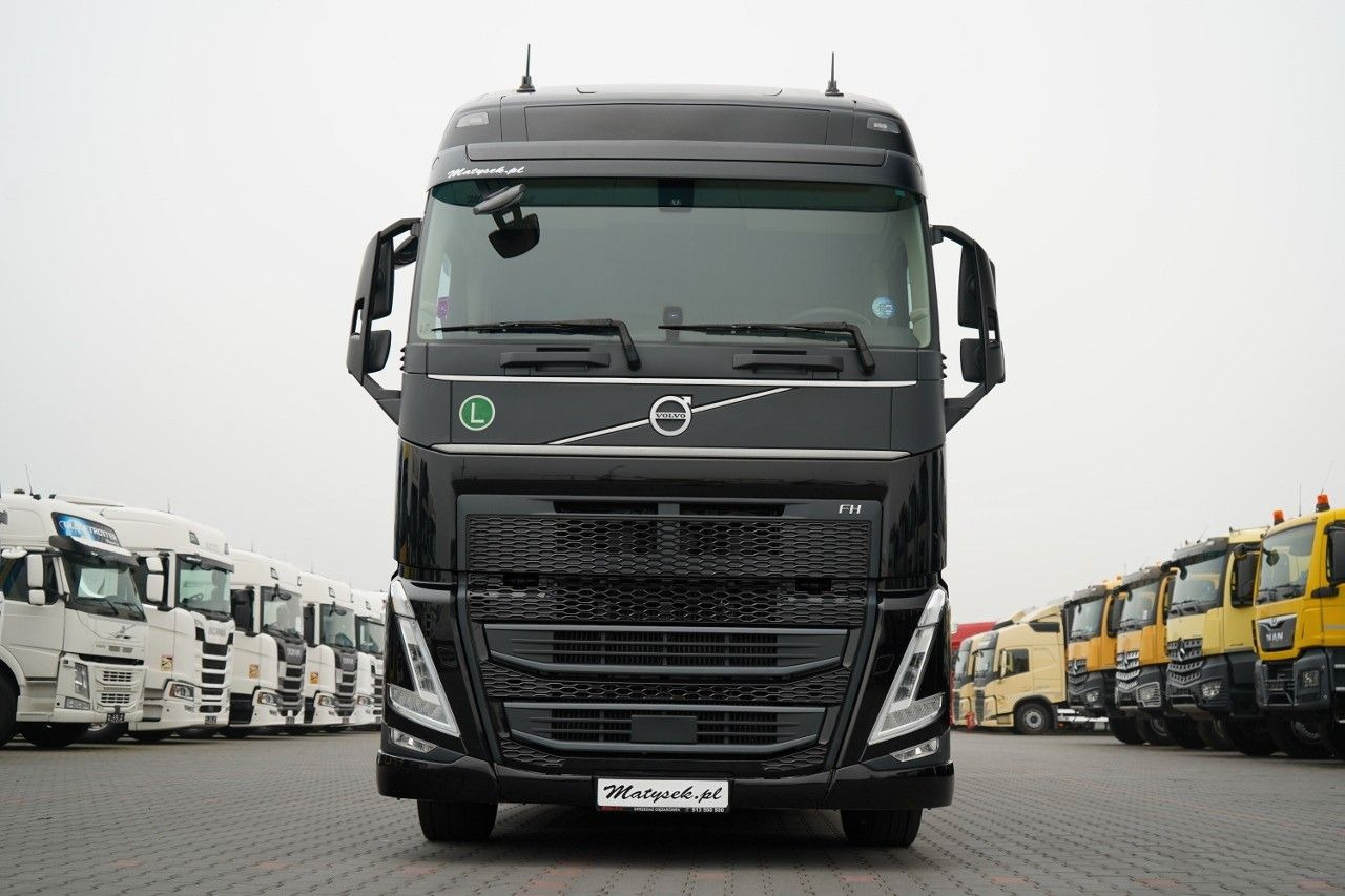 Volvo FH 500 /XXL / ZESTAW TANDEM PRZEJAZDOWY 120 M3 / - Ponyvás teherautó, Ponyvás pótkocsi: 2 kép. Volvo FH 500 /XXL / ZESTAW TANDEM PRZEJAZDOWY 120 M3 / - Ponyvás teherautó, Ponyvás pótkocsi: 2 kép.