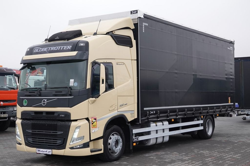 Volvo FM 380 / FIRANKA- 7,7 m / 60m3 / PODNOSZONY DACH - Ponyvás teherautó: 2 kép. Volvo FM 380 / FIRANKA- 7,7 m / 60m3 / PODNOSZONY DACH - Ponyvás teherautó: 2 kép.