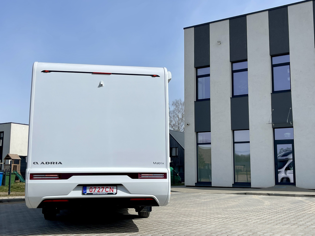 ADRIA Matrix 670 SL - Félintegrált lakóautó: 5 kép. ADRIA Matrix 670 SL - Félintegrált lakóautó: 5 kép.