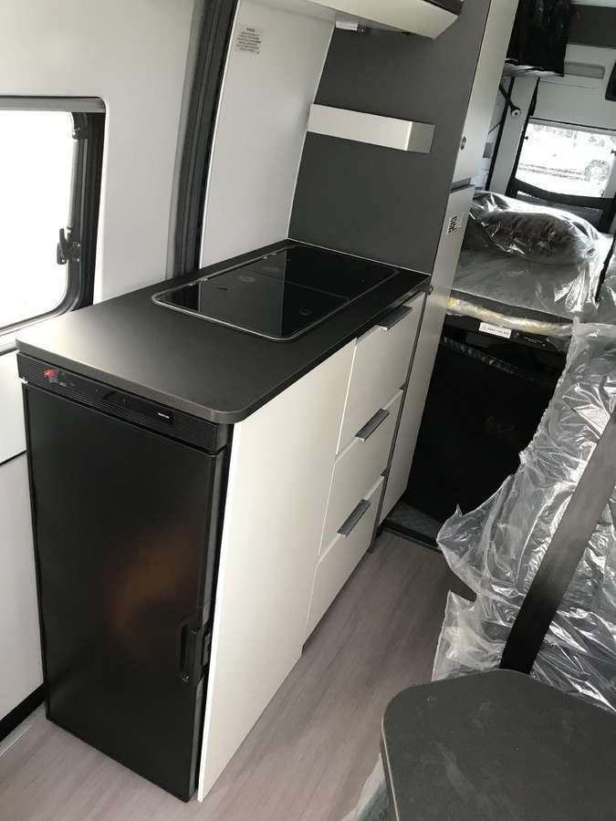 ADRIA Twin Sport 640 SG - Kempingautó: 4 kép. ADRIA Twin Sport 640 SG - Kempingautó: 4 kép.