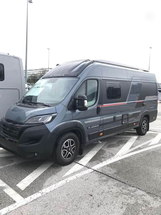 ADRIA Twin Sport 640 SG - Kempingautó: 1 kép. ADRIA Twin Sport 640 SG - Kempingautó: 1 kép.