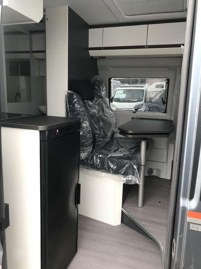 ADRIA Twin Sport 640 SG - Kempingautó: 5 kép. ADRIA Twin Sport 640 SG - Kempingautó: 5 kép.